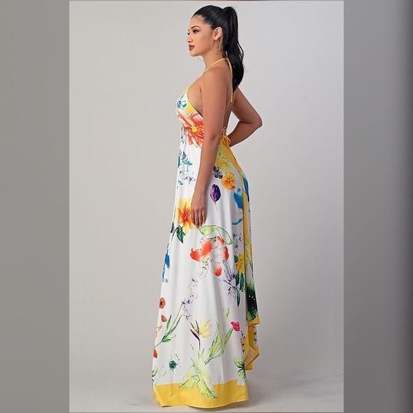 The White and Yellow Garden Maxi Dress - Picture 3 of 4